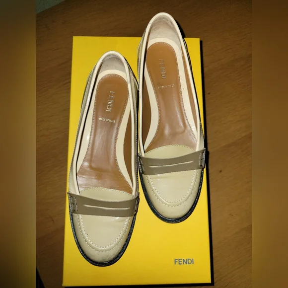 💖FENDI Beige Colorblock Patent Leather Penny loafers, EU 37 - Picture 3 of 11
